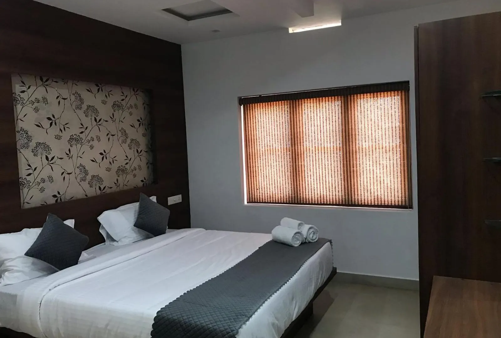 Maanasa Apartment Kalpetta